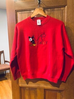 Vintage 90’s DISNEY Mickey & Co. Crewneck Sweatshirt
